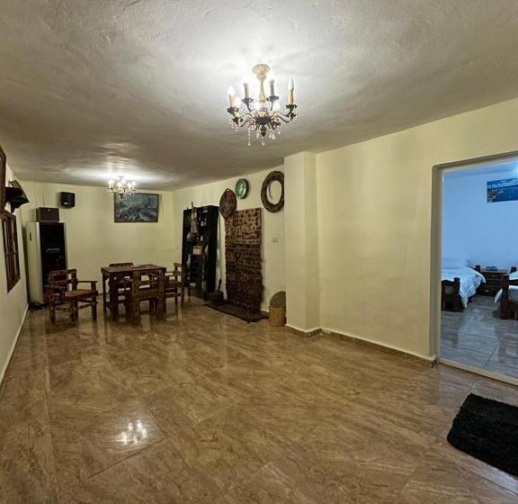 تختخواب و صبحانه Ain Alsett House