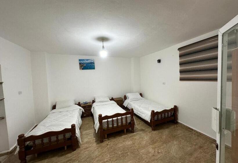 تختخواب و صبحانه Ain Alsett House