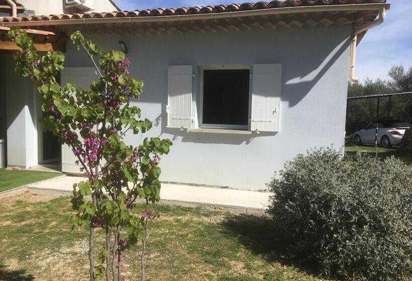 مبيت وإفطار Chez Sylvain