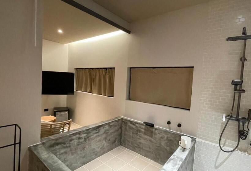 تختخواب و صبحانه 棲林民宿chillinhouse