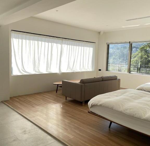 تختخواب و صبحانه 棲林民宿chillinhouse