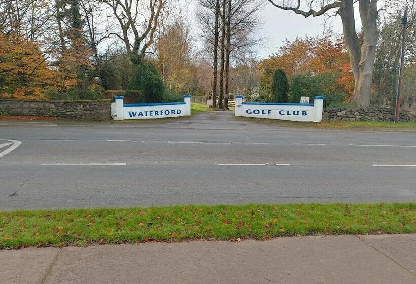 تختخواب و صبحانه El Roi Guesthouse