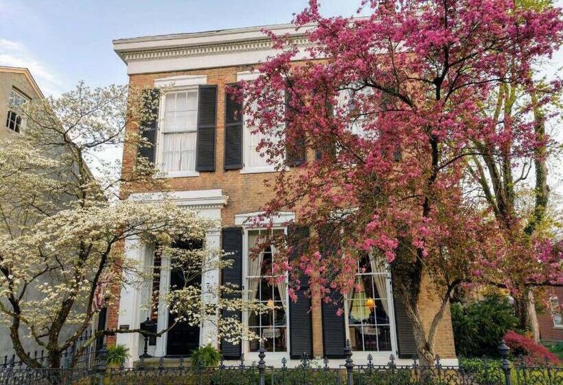 مبيت وإفطار Iron Gate Inn