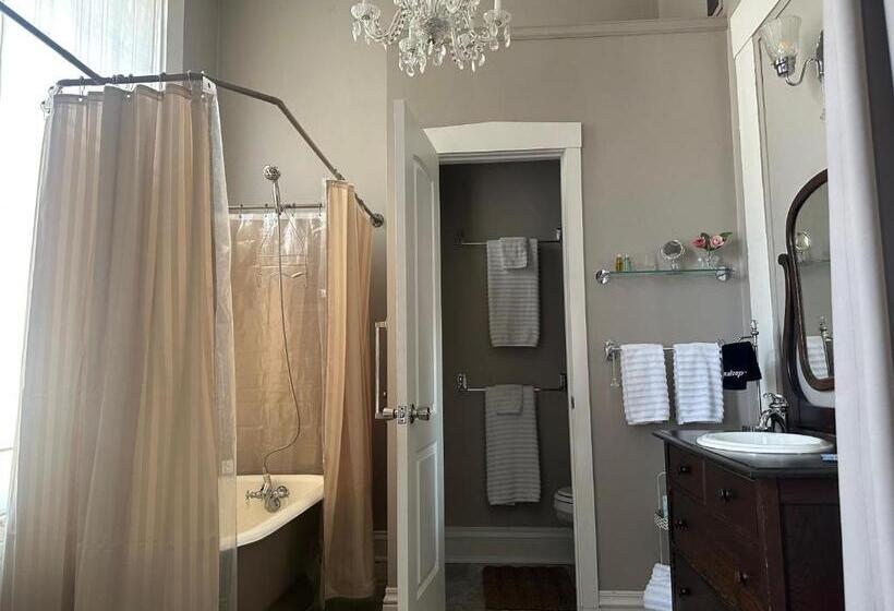 مبيت وإفطار Iron Gate Inn