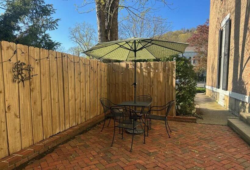 مبيت وإفطار Iron Gate Inn