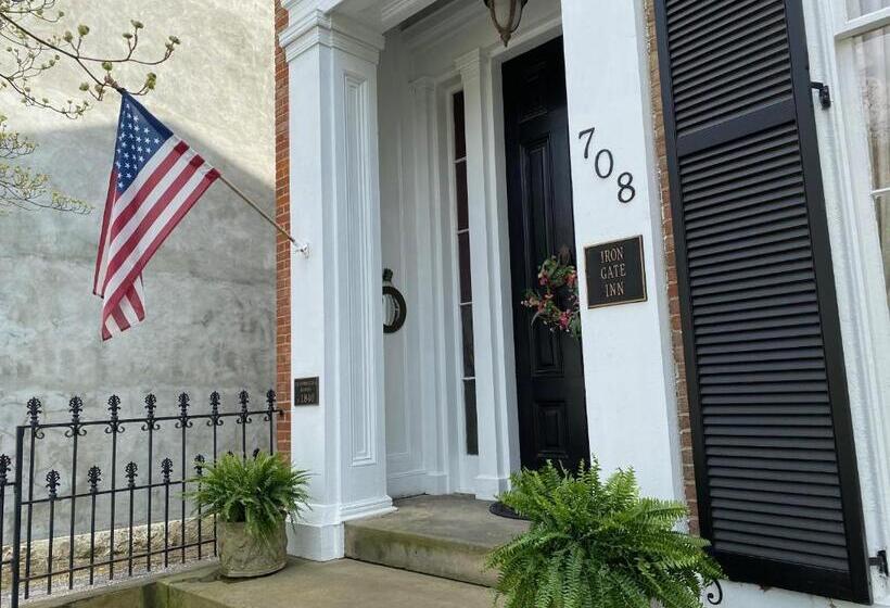 مبيت وإفطار Iron Gate Inn