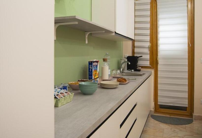 تختخواب و صبحانه Le Sere