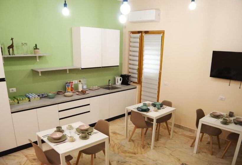 تختخواب و صبحانه Le Sere