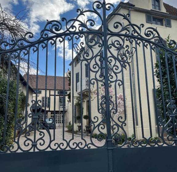 Bed and Breakfast Number 8