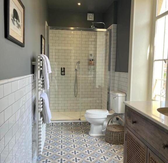 Bed and Breakfast Number 8