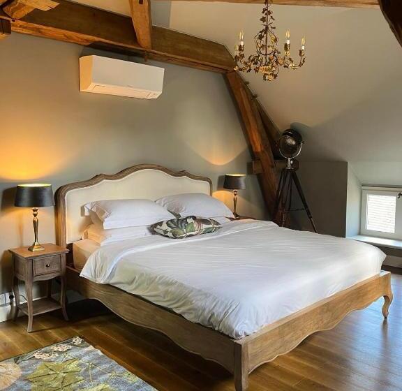 Bed and Breakfast Number 8