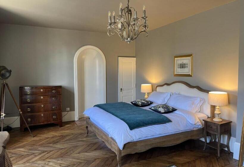 Bed and Breakfast Number 8