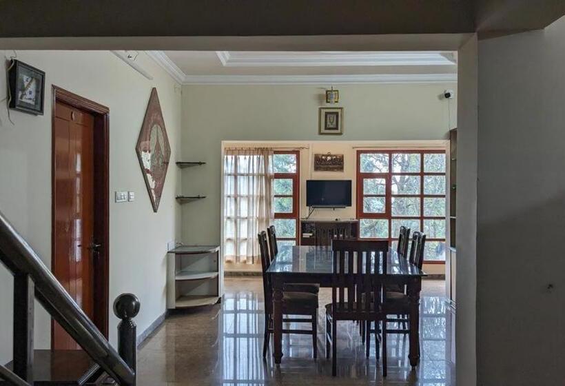 ベッドアンドブレックファースト Tara S Mist