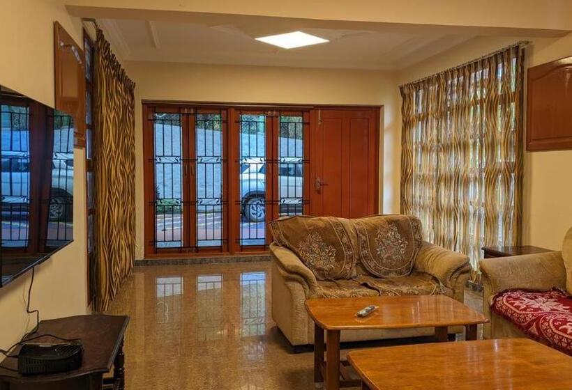 ベッドアンドブレックファースト Tara S Mist