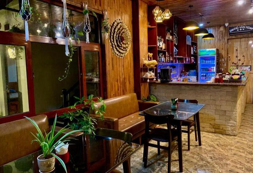 تختخواب و صبحانه The Pineapple House