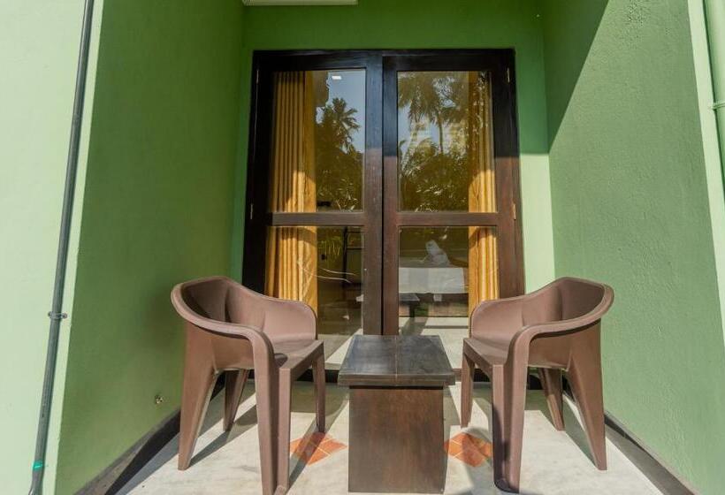 ベッドアンドブレックファースト Three Lines