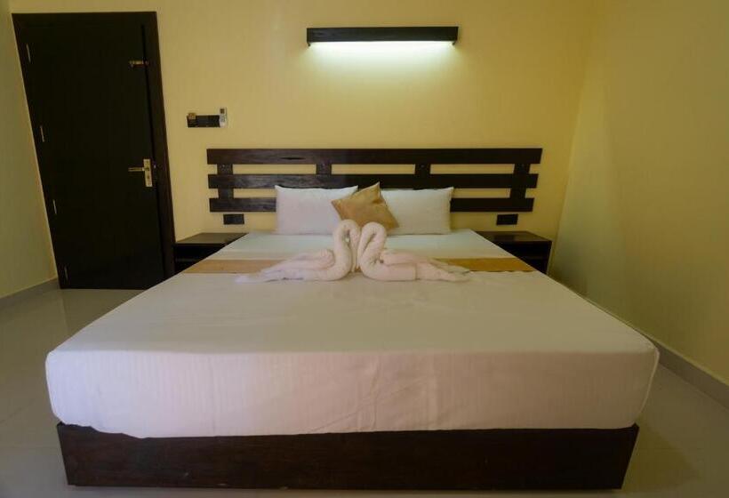 ベッドアンドブレックファースト Three Lines