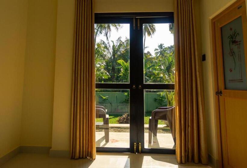 ベッドアンドブレックファースト Three Lines