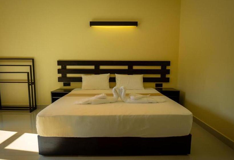 ベッドアンドブレックファースト Three Lines