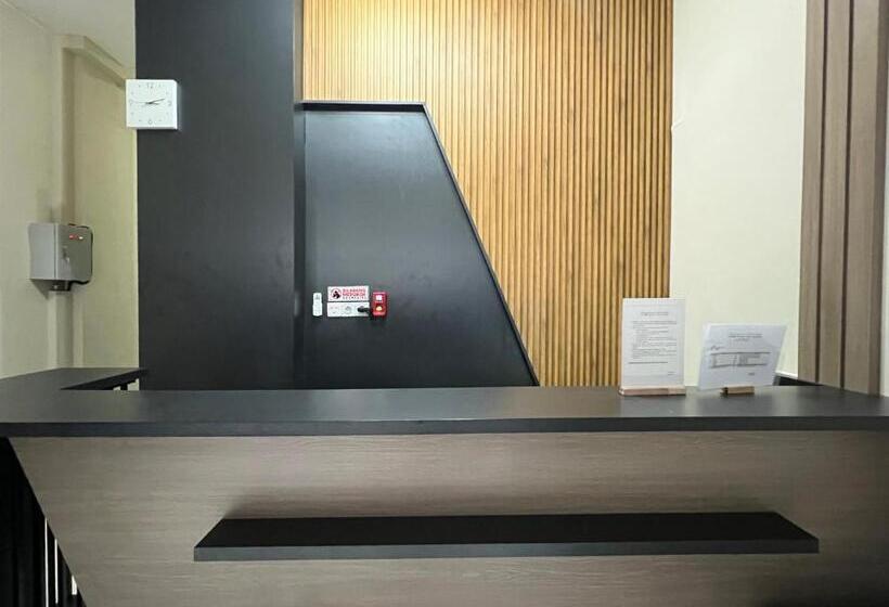 Brenn Hotel Semarang Mitra Reddoorz