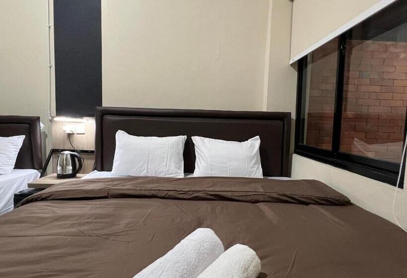 Brenn Hotel Semarang Mitra Reddoorz