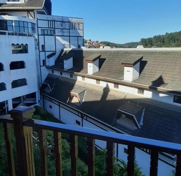 Home Green Um Castelo Na Montanha 2124