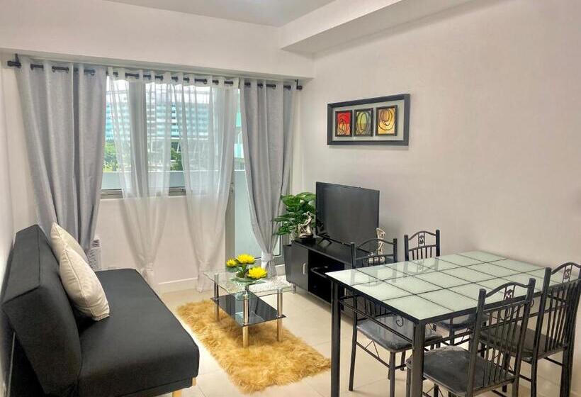 هتل 1 Br Condo Unit At Commonwealth