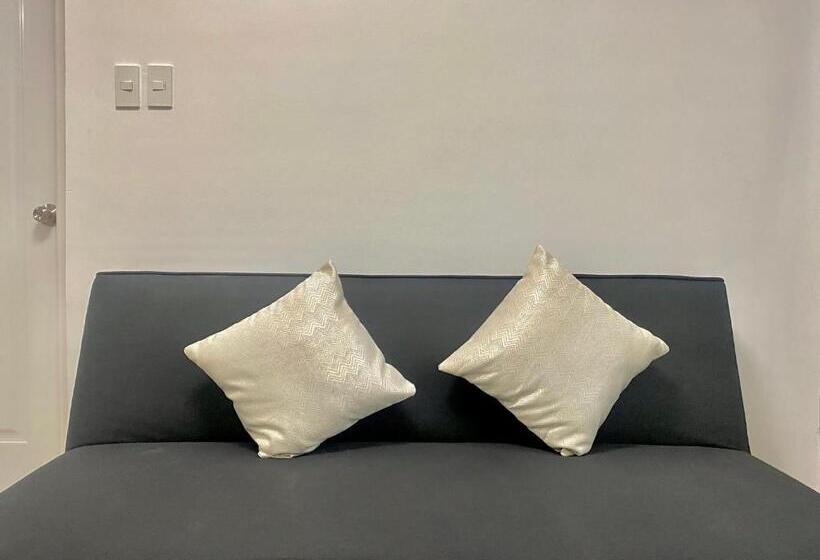 هتل 1 Br Condo Unit At Commonwealth