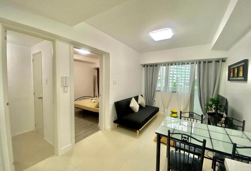 هتل 1 Br Condo Unit At Commonwealth