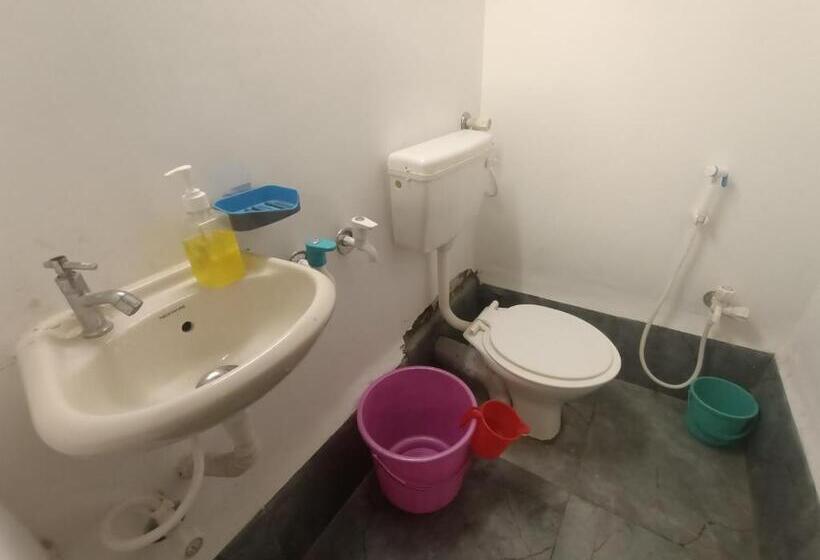 בית מלון כפרי Baadal Pani Beach Resort Near Kelwa Beach