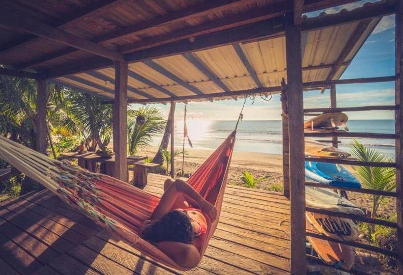 هتل Cabaña Tello Surf