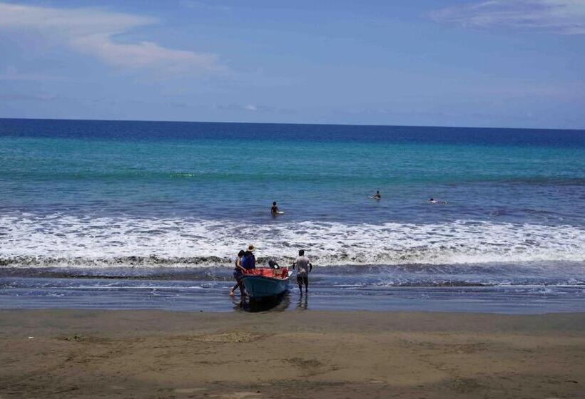 فندق Cabaña Tello Surf