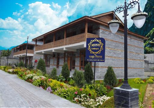 ホテル Ezzenza Swarg By Beas Golf Resort   Devlok Manali