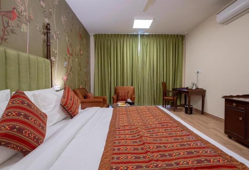 ホテル Ezzenza Swarg By Beas Golf Resort   Devlok Manali