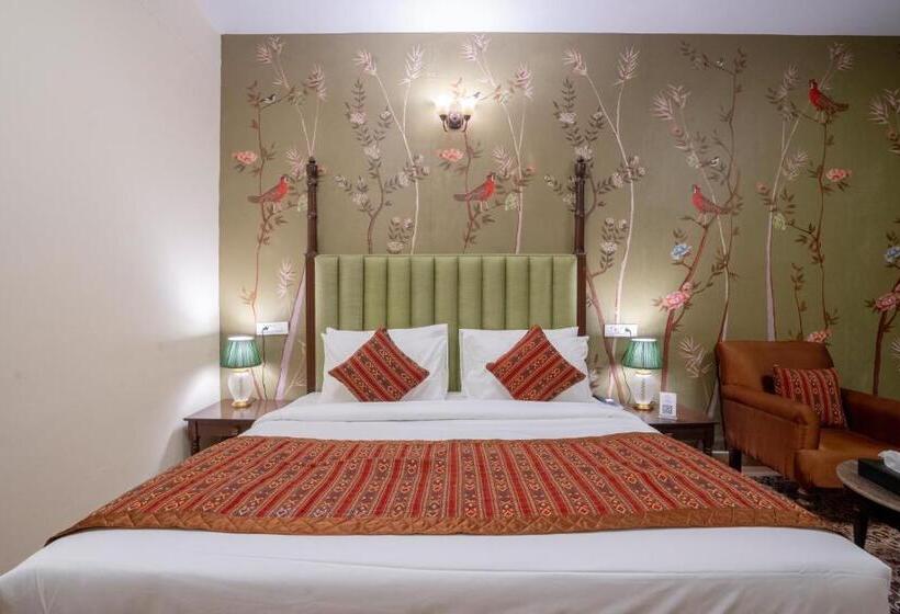 ホテル Ezzenza Swarg By Beas Golf Resort   Devlok Manali