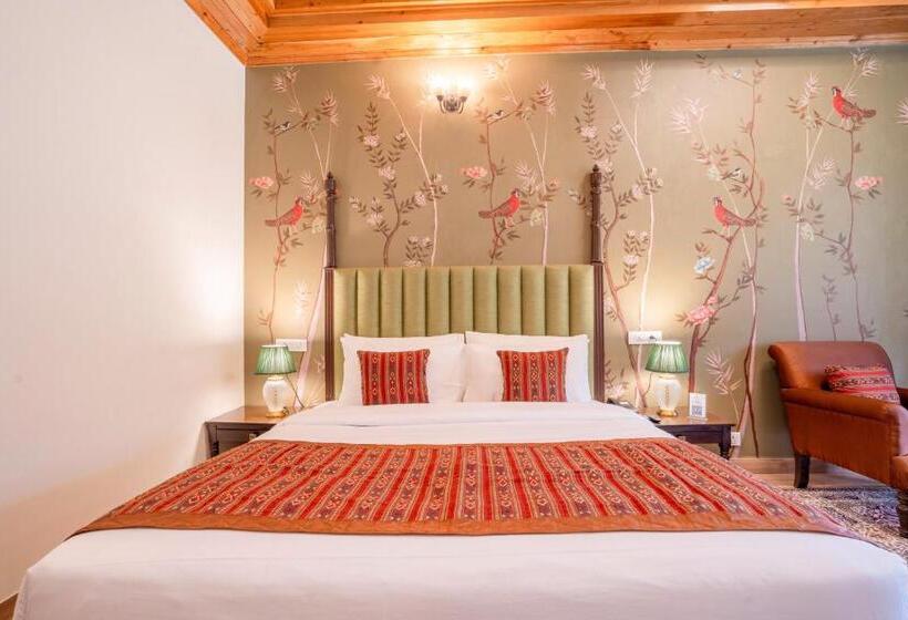 ホテル Ezzenza Swarg By Beas Golf Resort   Devlok Manali