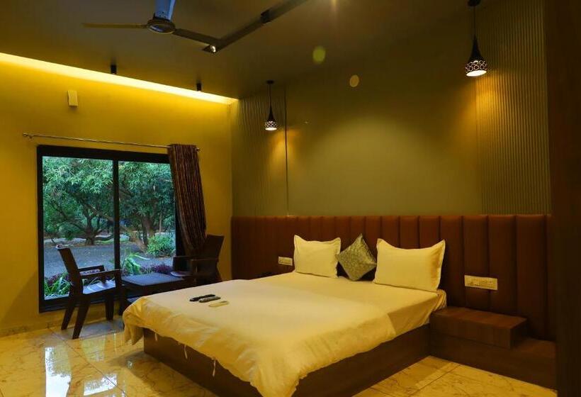 فندق Iravati Resort