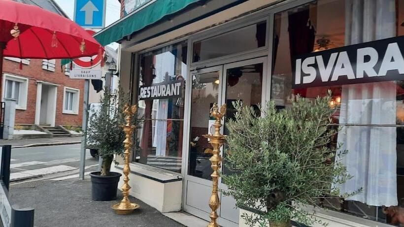 酒店 & Restaurant Isvara