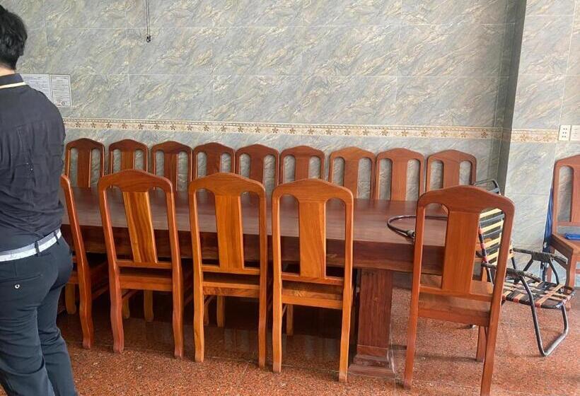 هتل Khách Sạn Minh Nhật