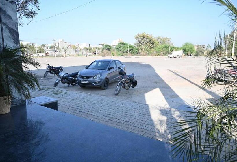 בית מלון כפרי Lions Lounge