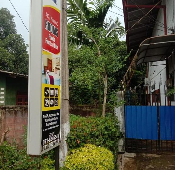 酒店 Lucky Holiday And Restaurant