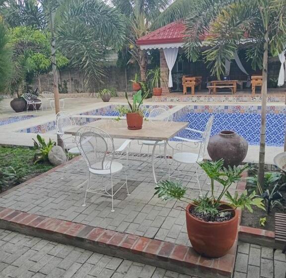 호텔 Mount Pinatubo Base Camp At Balai Hermogina