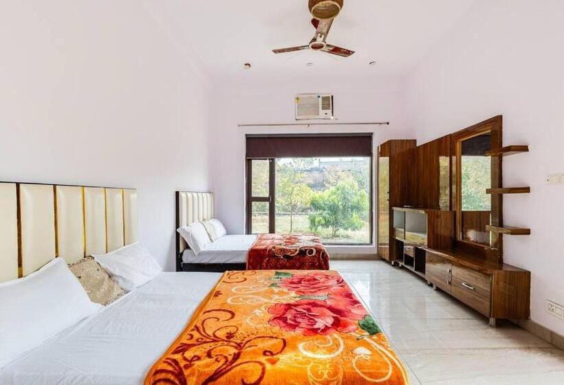 בית מלון כפרי Mountarawalihills