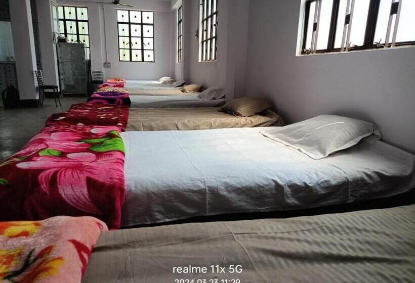 호텔 Muzaffarpur Guest House