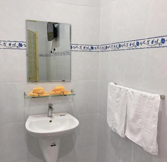 هتل Nhà Nghỉ Tấn Phát