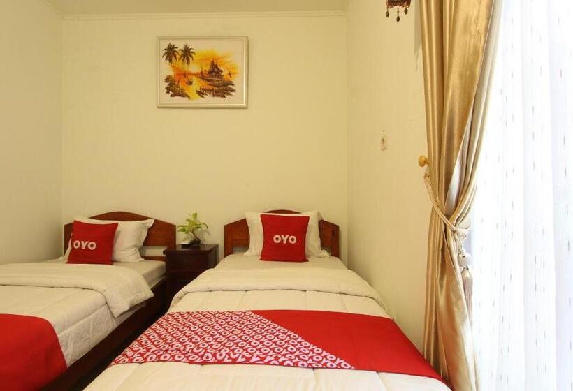 Отель Oyo 93789 Mbah Carik Homestay