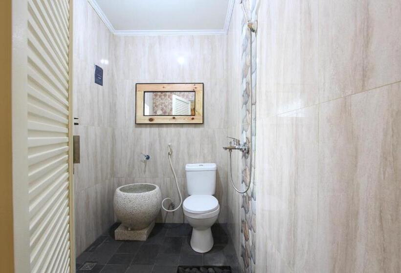 Отель Oyo 93789 Mbah Carik Homestay