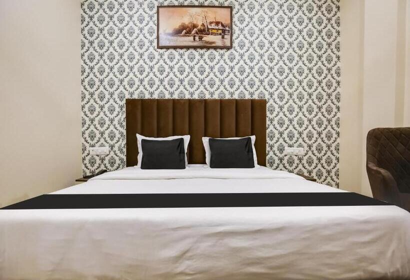 Fabhotel Royal Regency I