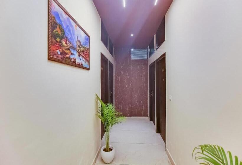 Fabhotel Royal Regency I