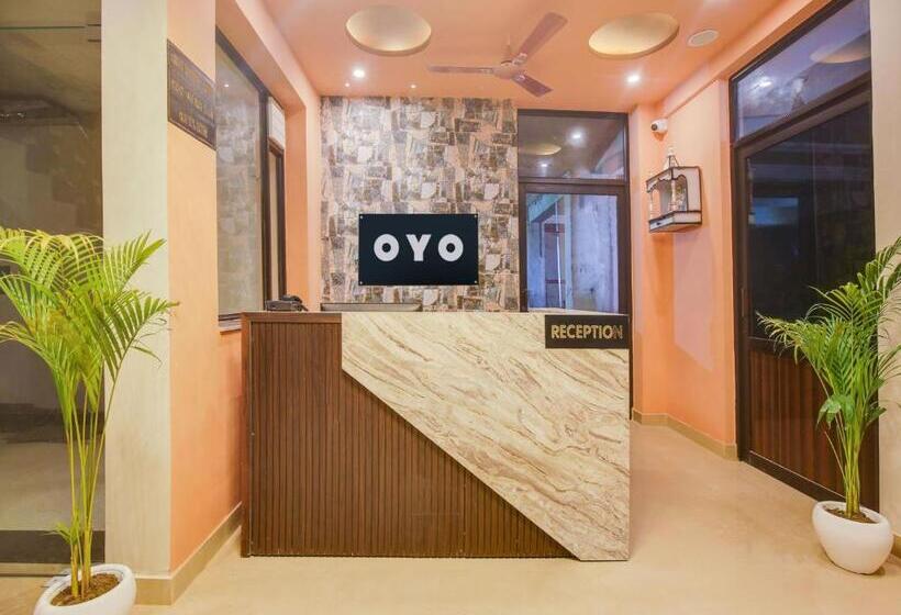 Fabhotel Royal Regency I